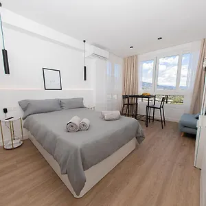 https://modern-apartment-with-stunning-views-marbella.1costadelsol.com